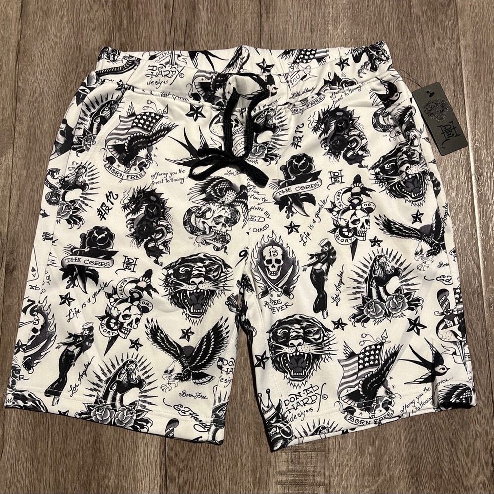 Ed Hardy Off White Flashboard Lightweight Born Free Tattoo Shorts Size Small NWT